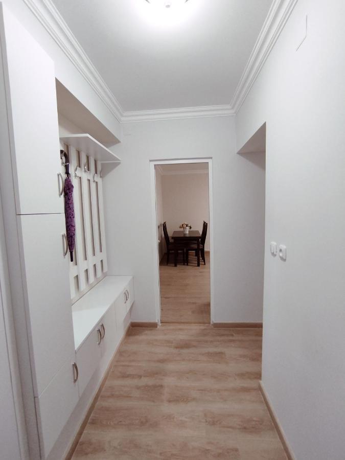 Renovated 1 Bedroom With King Size Bed In Kentron Erevan Exterior foto